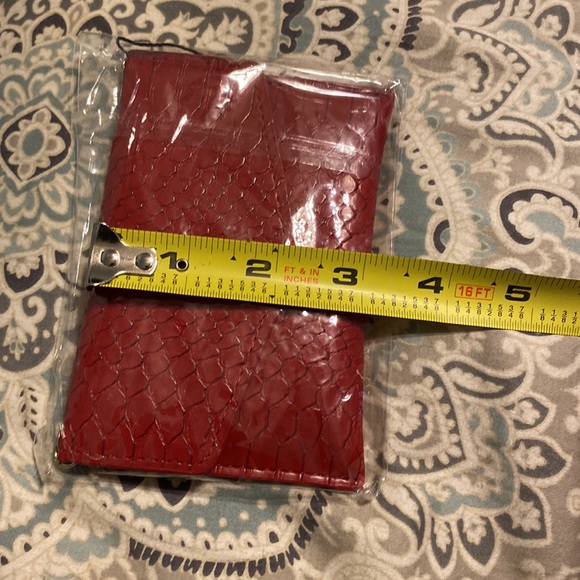 Tiny dark Red Clutch - Picture 11 of 11